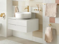 Set di 6 accessori da bagno TOCOPILLA con barre e ganci per asciugamani Oro