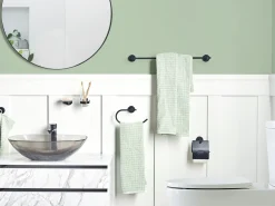 Set di 6 accessori da bagno ZARUMA con barre e ganci per asciugamani Nero