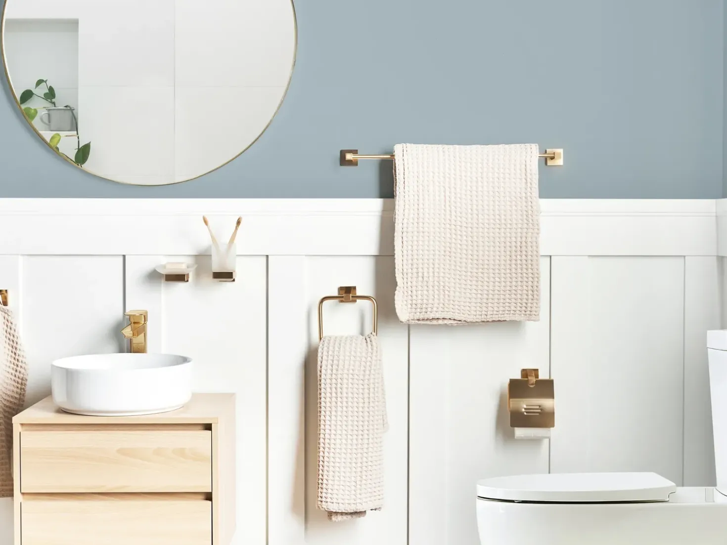 Set di 6 accessori da bagno UVITA con barre e ganci per asciugamani Oro