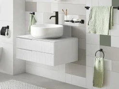 Set di 6 accessori da bagno POCONE con barre e ganci per asciugamani Nero