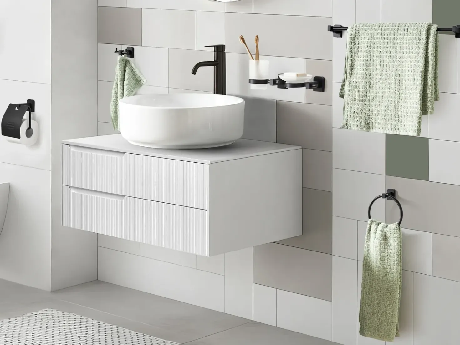 Set di 6 accessori da bagno POCONE con barre e ganci per asciugamani Nero