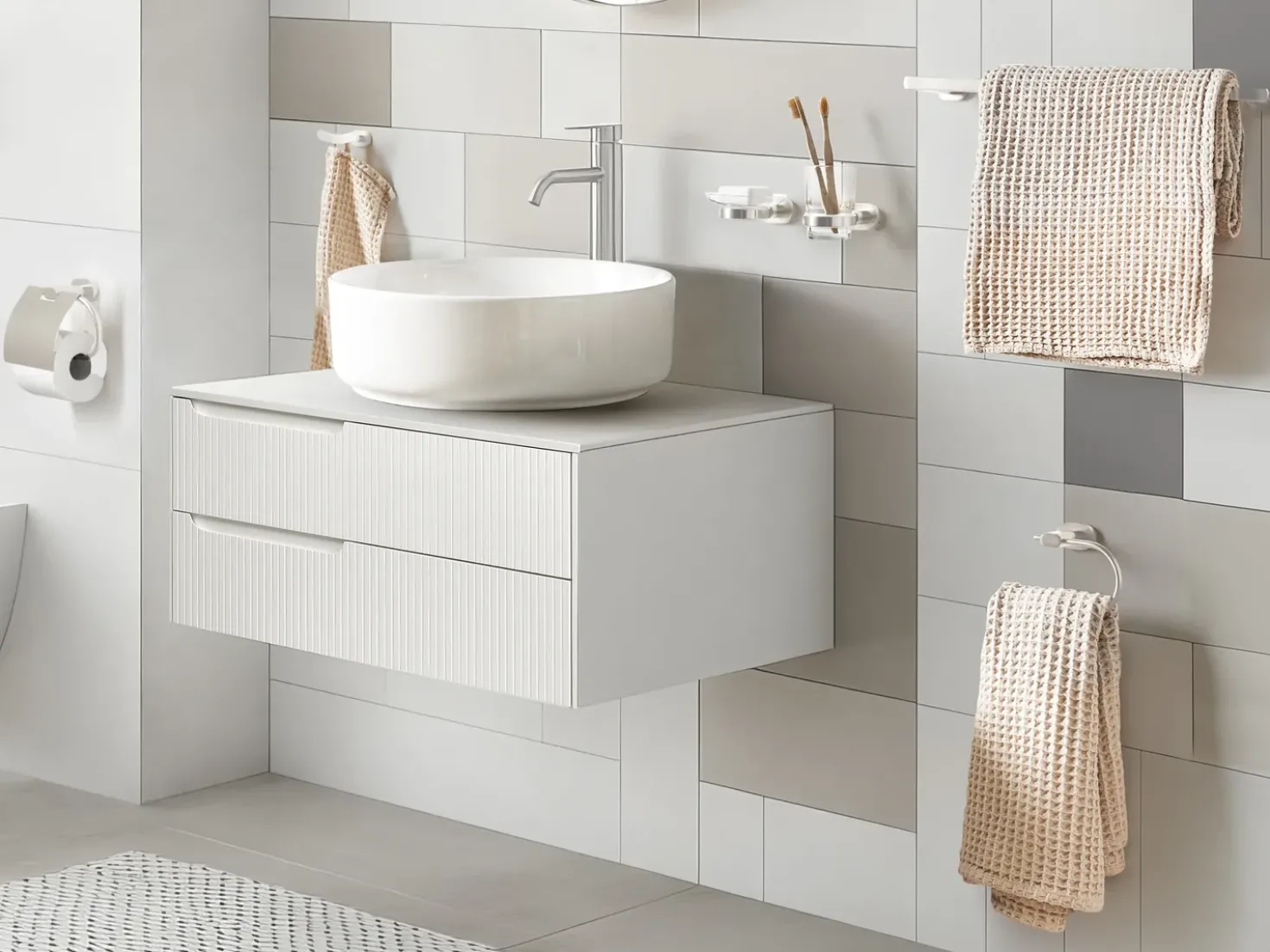 Set di 6 accessori da bagno TOCOPILLA con barre e ganci per asciugamani Argento