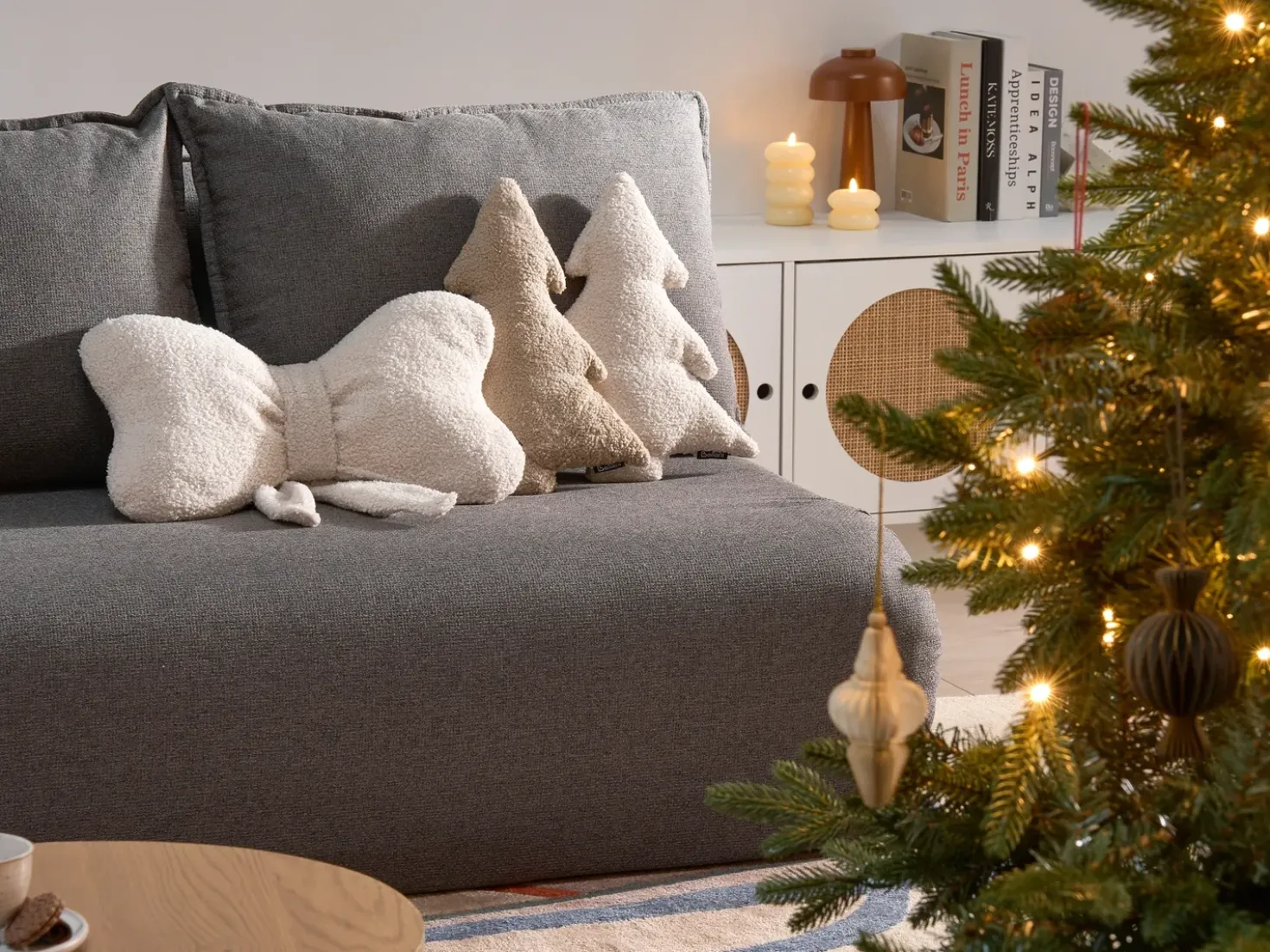 Set di 3 cuscini decorativi WINTERLAND Bouclé 30 x 35 cm 45 x 25 cm Beige chiaro Modello natalizio