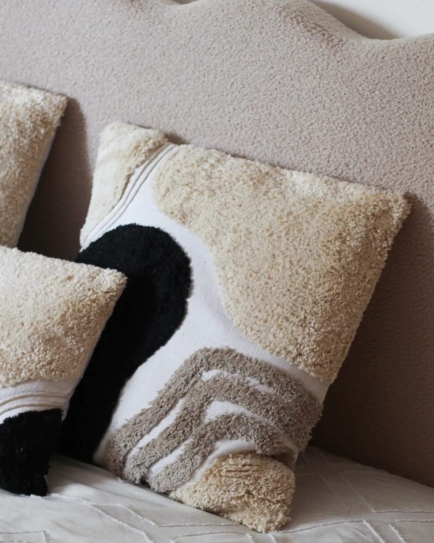 Set di 3 cuscini decorativi ALSTONIA Cotone 30 x 50 cm 45 x 45 cm Nero Trama astratta
