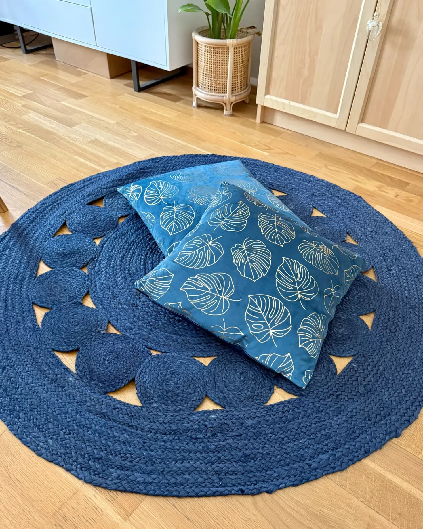 Set di 2 cuscini DELICIOSA Velluto 45 x 45 cm Blu Trama di piante