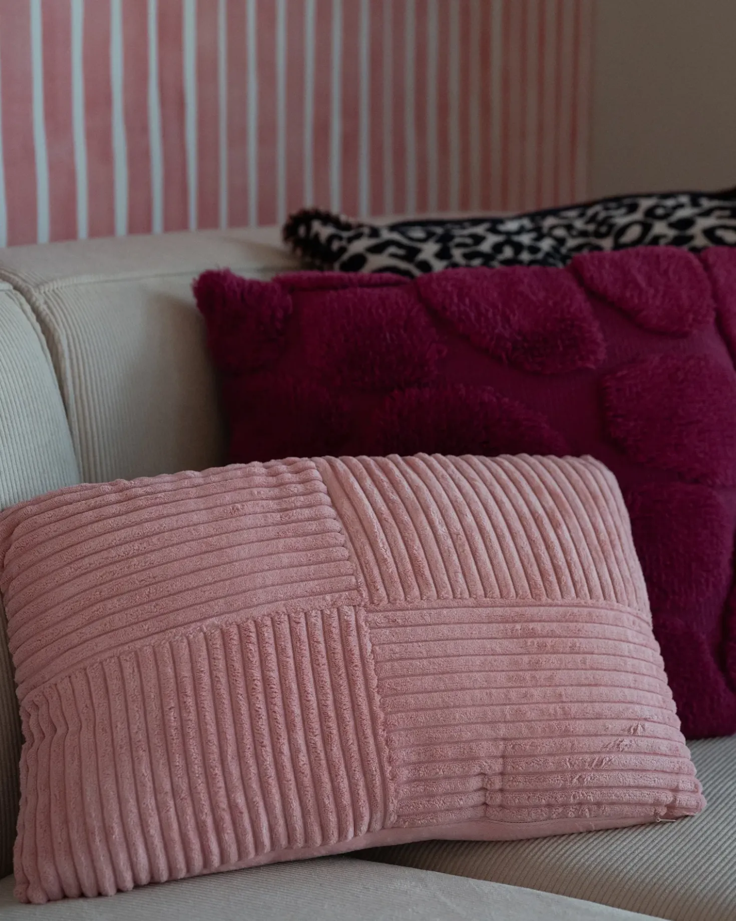 Set di 2 cuscini MILLET Velluto a coste 30 x 50 cm Rosa Trama geometrica
