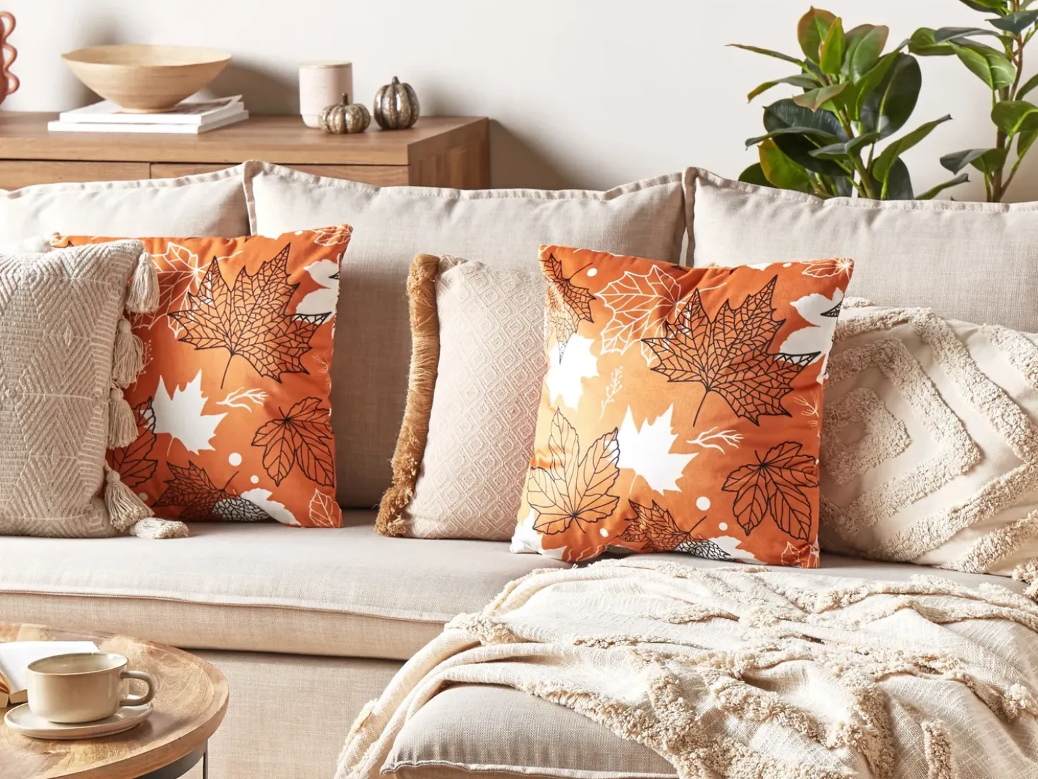 Set di 2 cuscini POINSETTIA Velluto 45 x 45 cm Arancione Trama di piante