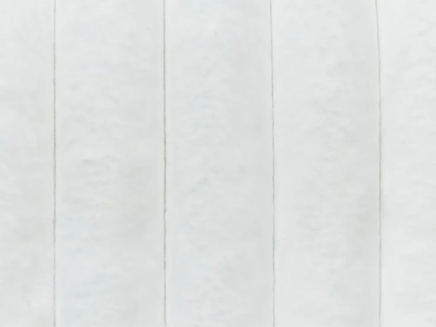 Set di 2 cuscini RAKYA Finta pelliccia 45 x 45 cm Bianco A strisce