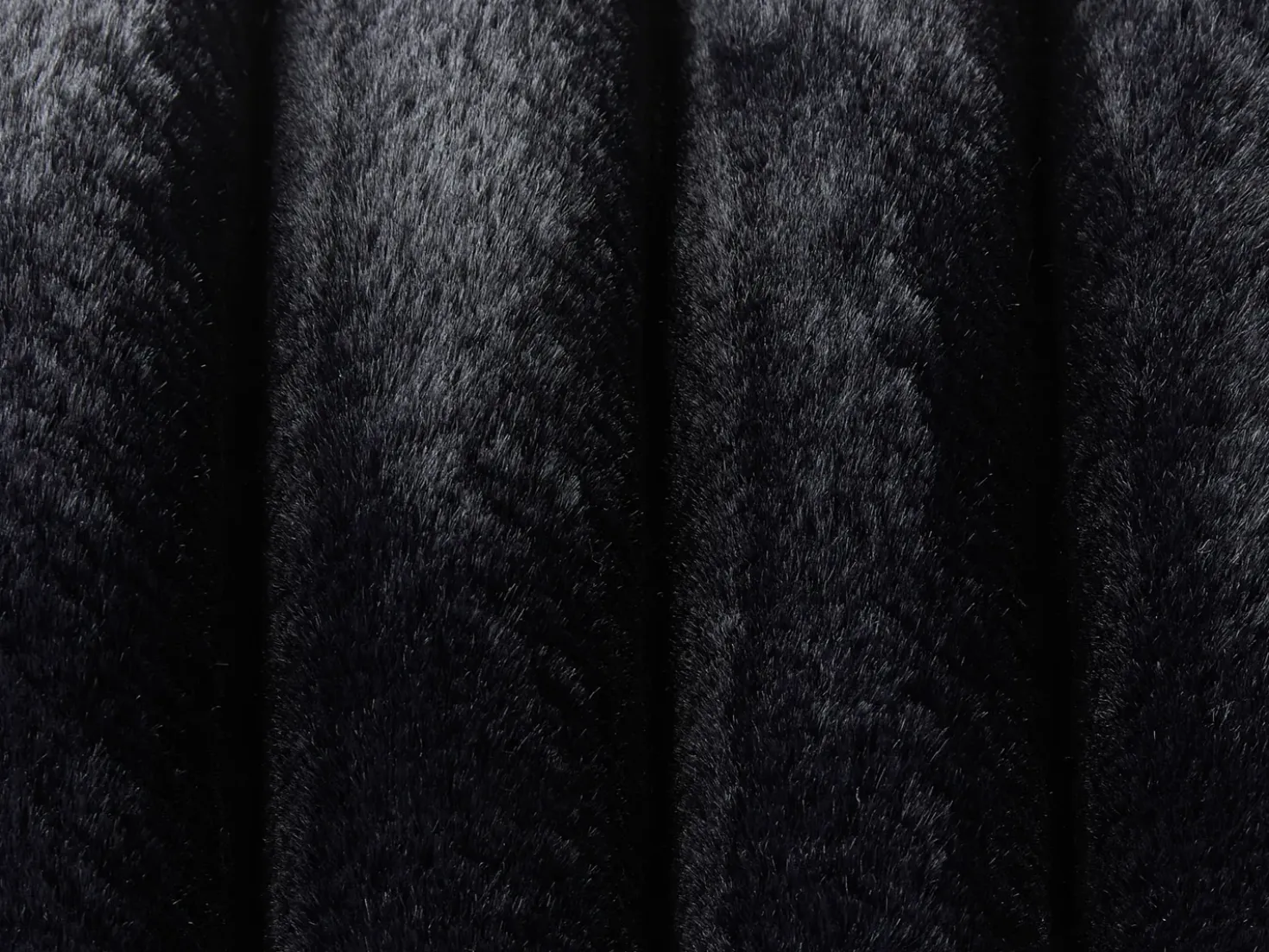 Set di 2 cuscini RAKYA Finta pelliccia 45 x 45 cm Nero A strisce
