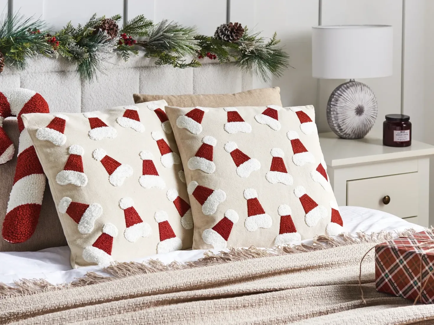Set di 2 cuscini SUGARPLUM Cotone 45 x 45 cm Beige chiaro Modello natalizio