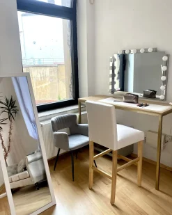 Set di 2 sedie alte MADISON Pelle sintetica Bianco sporco