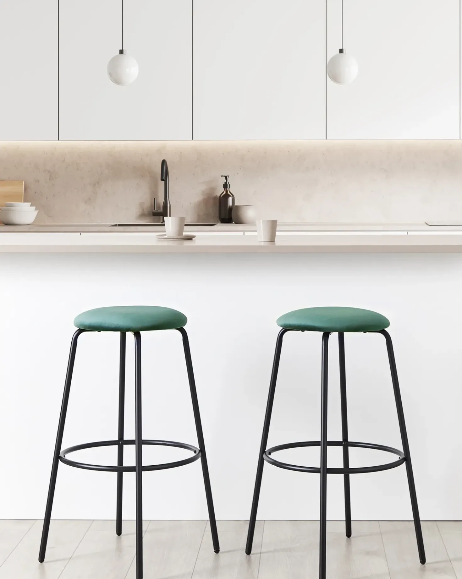 Set di 2 sedie alte MORTON Velluto Verde smeraldo