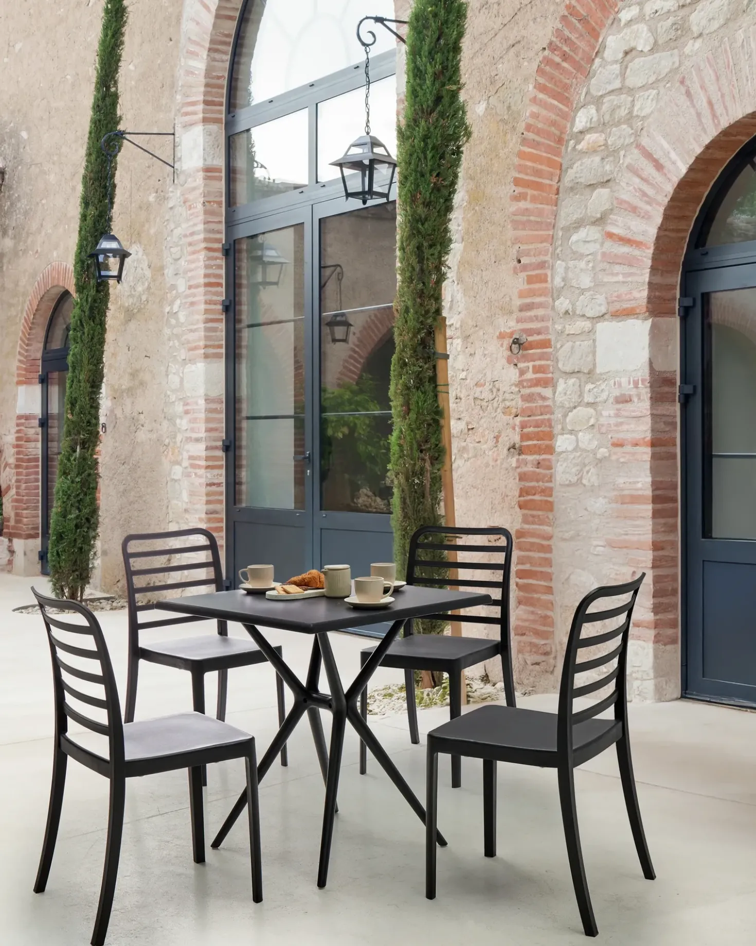 Set di 4 sedie alte SECEDA Materiale sintetico 2 in 1 Nero