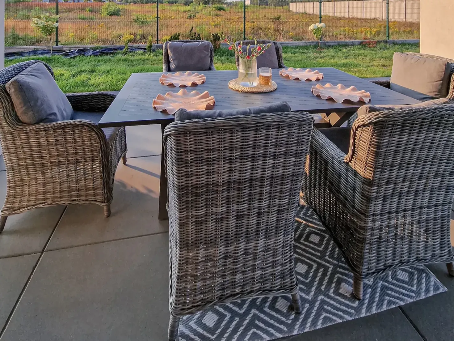 Set di 2 sedie da giardino con cuscini CASCAIS Rattan sintetico (PE) Grigio