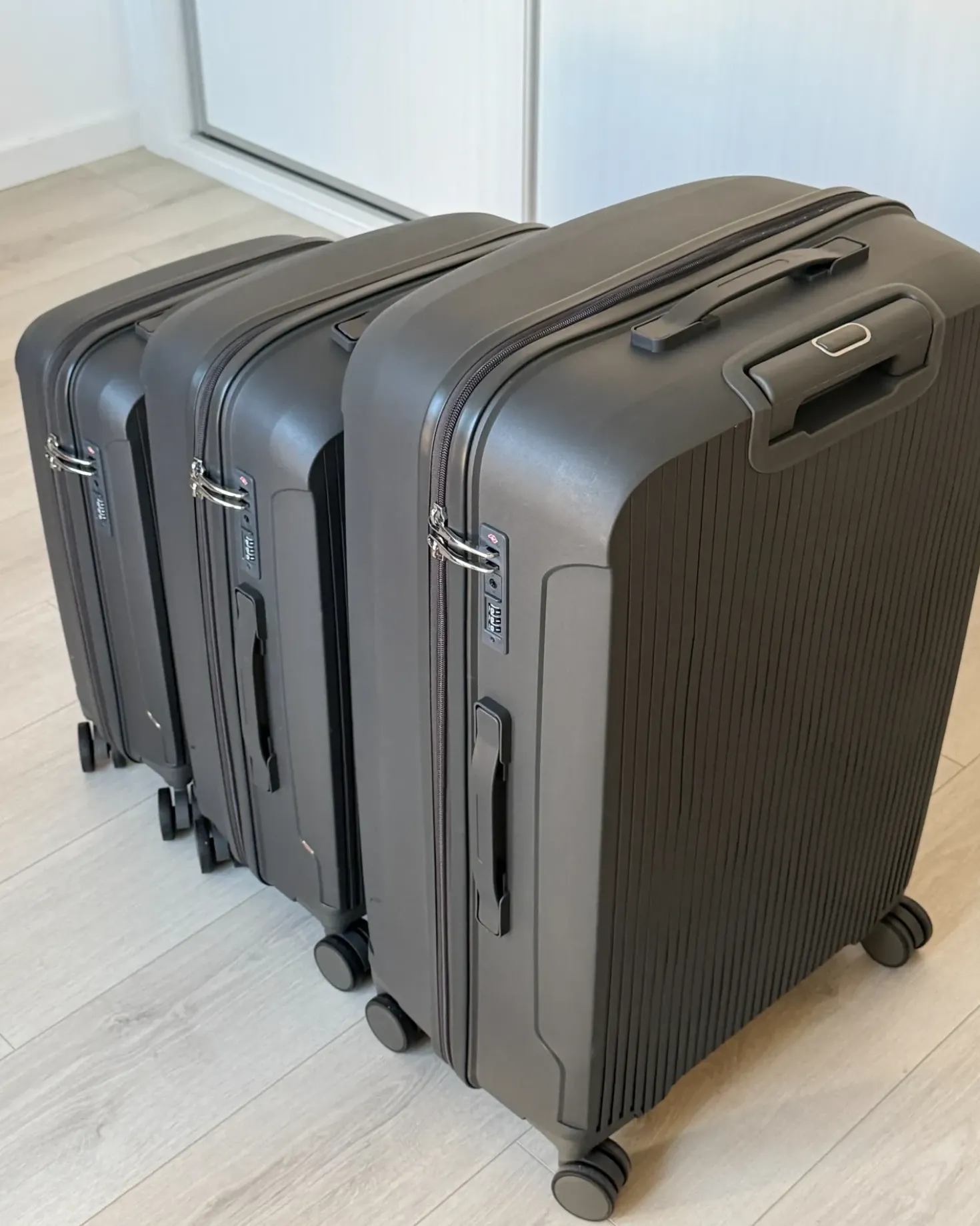 Set di 3 valigie rigide TONSAI Grigio scuro