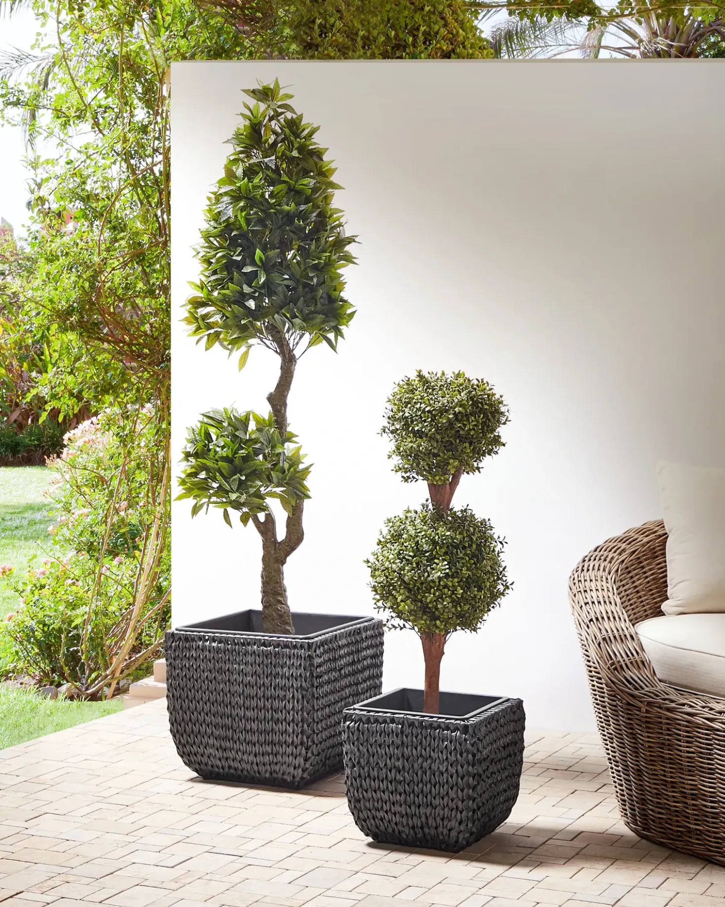 Set di 2 vasi per piante BERBERIS Rattan sintetico (PE) 34/45 cm Nero