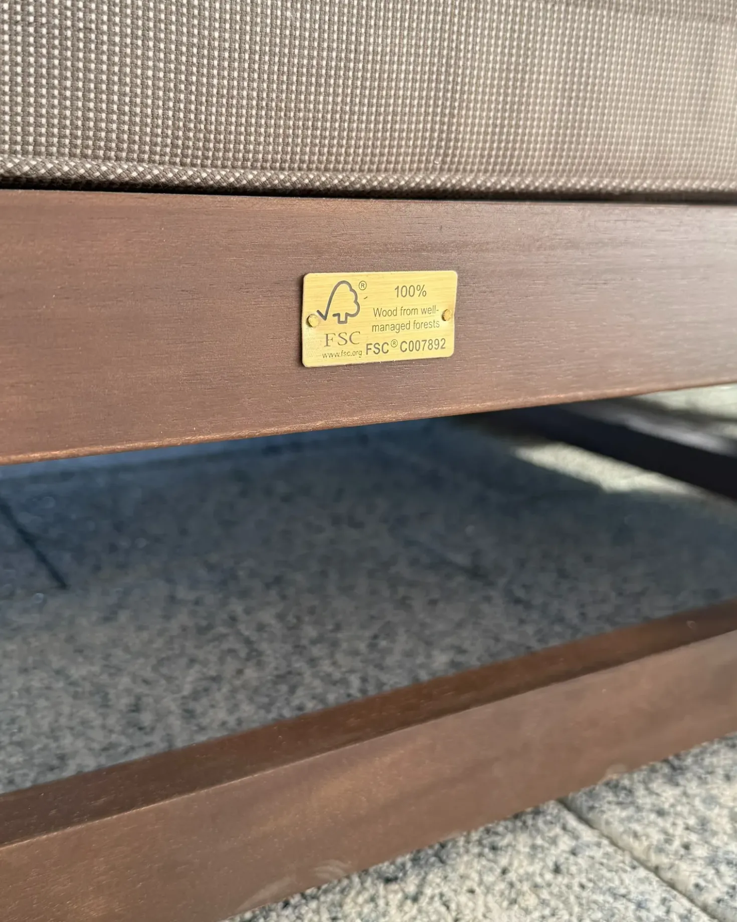 Set di divani angolari da giardino 4 posti TIMOR Lato Sinistro Modulare Legno di acacia certificato Marrone scuro