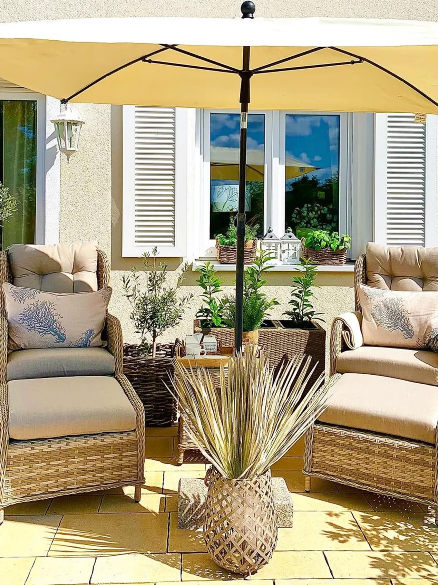 Set salotto da giardino con tavolo e pouf 2 posti PONZA Rattan sintetico (PE) Beige