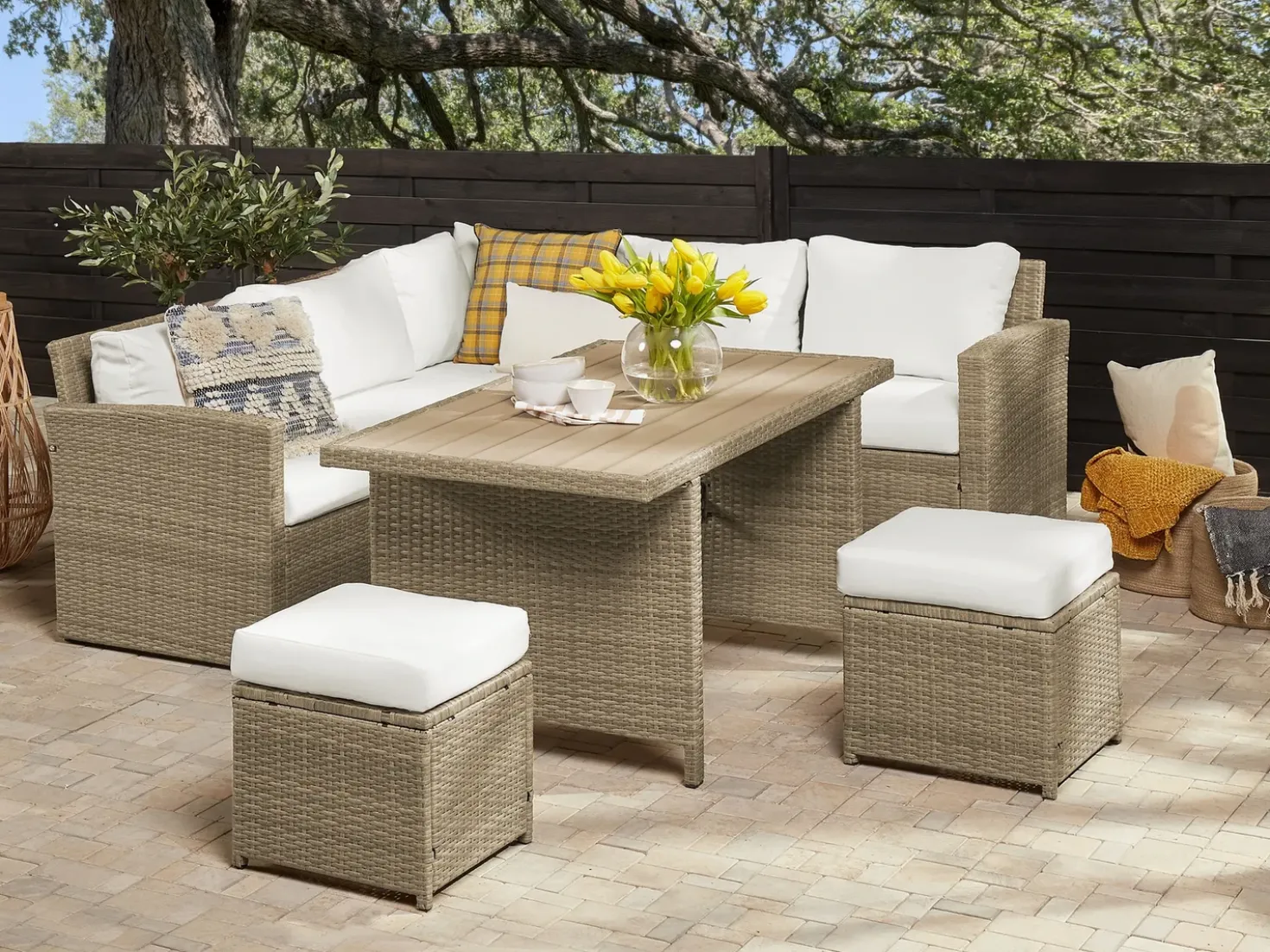 Set salotto da giardino con tavolo e pouf 5 posti BARDI con cuscini Rattan sintetico (PE) Marrone