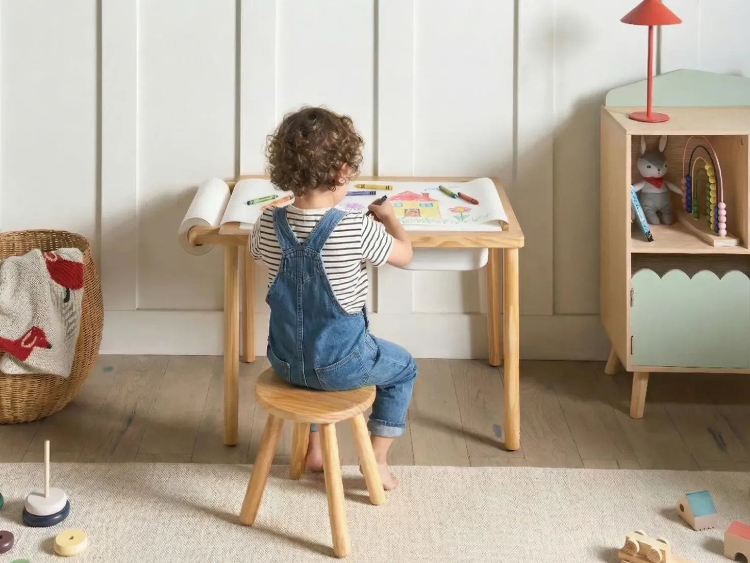 Set tavolo e sedie per bambini KEMPSEY Marrone chiaro Montessori con contenitore