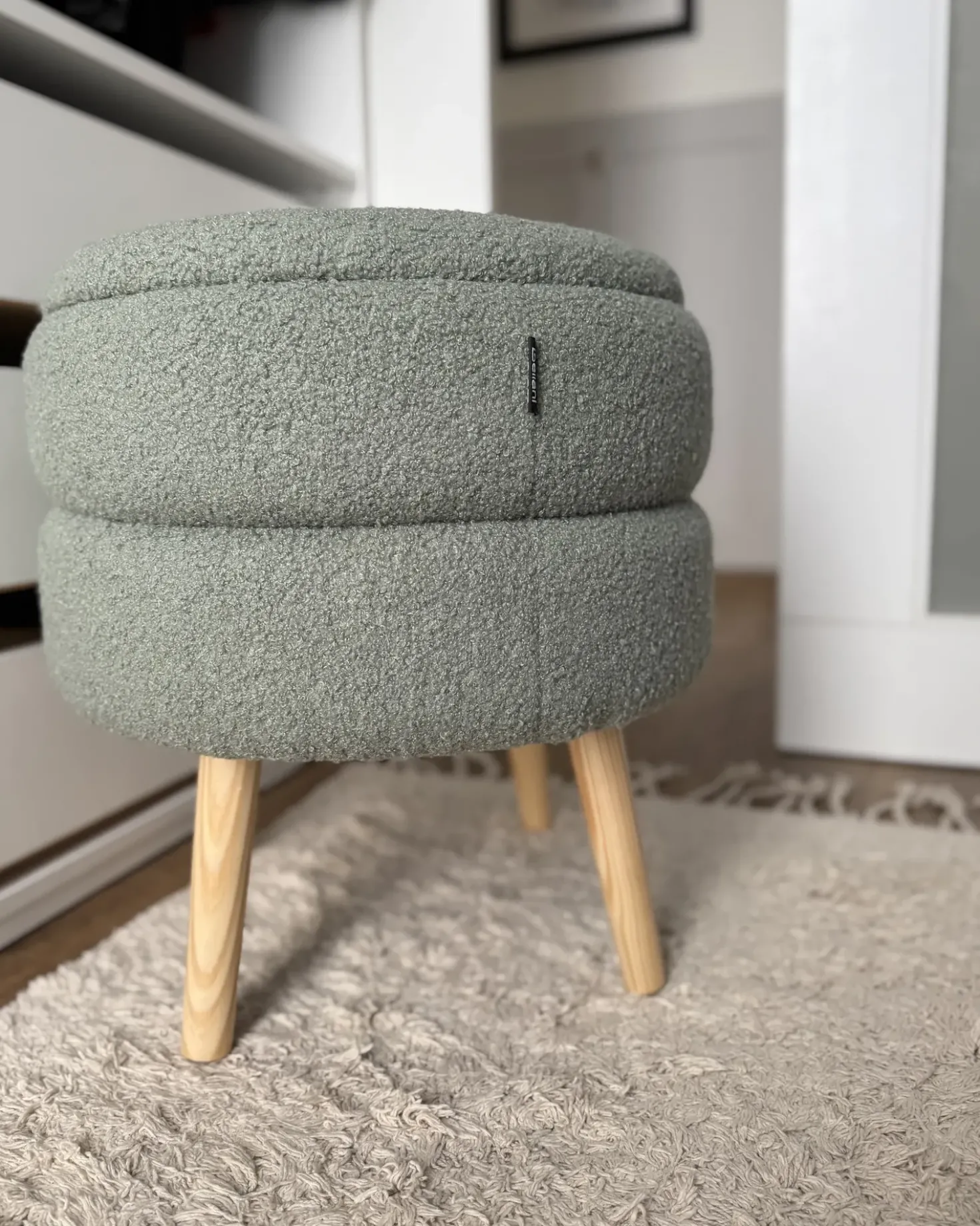 Sgabello contenitore OKATON Bouclé Verde