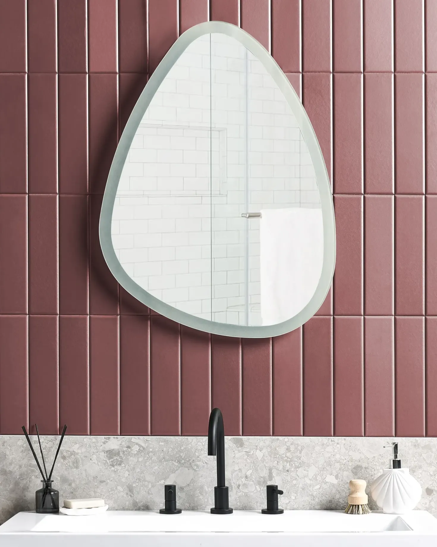 Specchio da bagno con luce LED BETHUNE 58 cm 78 cm Argento