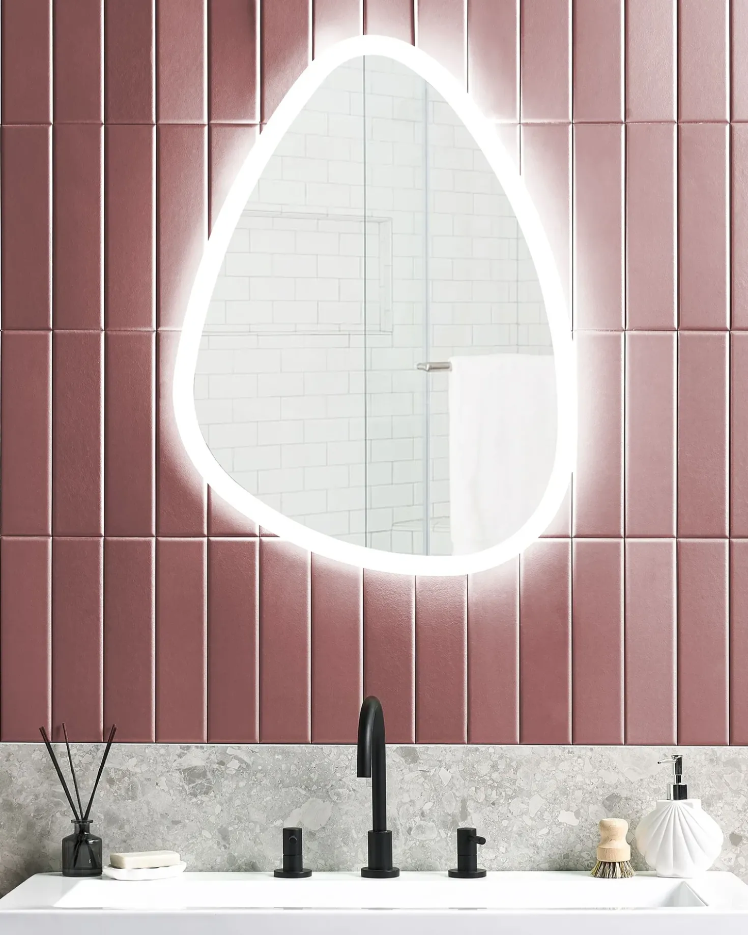 Specchio da bagno con luce LED BETHUNE 58 cm 78 cm Argento