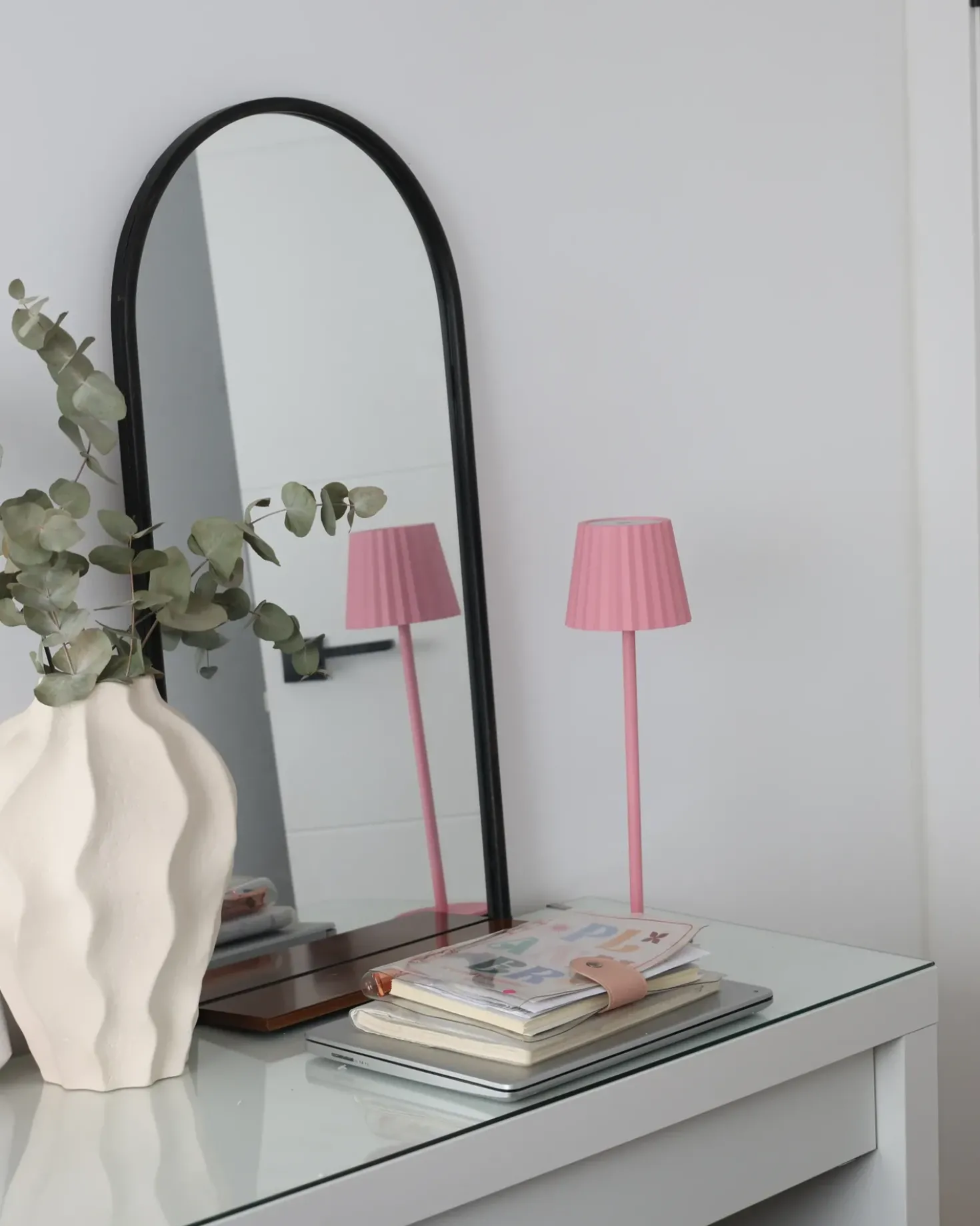 Specchio da parete con ripiano DOMME 40 cm 67 cm Metallo Nero