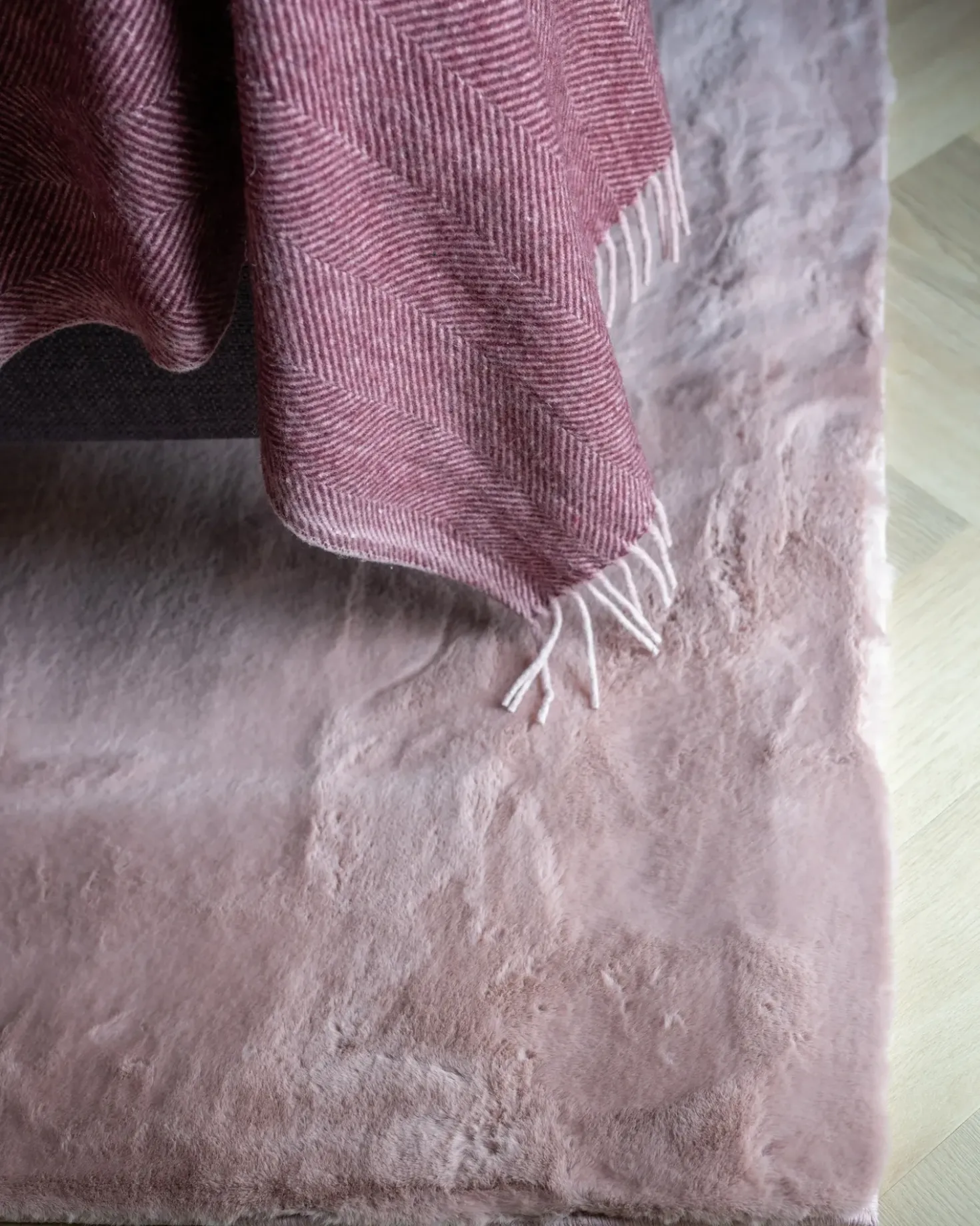 Tappeto in pelliccia sintetica MIRPUR Rosa 80 x 150 cm