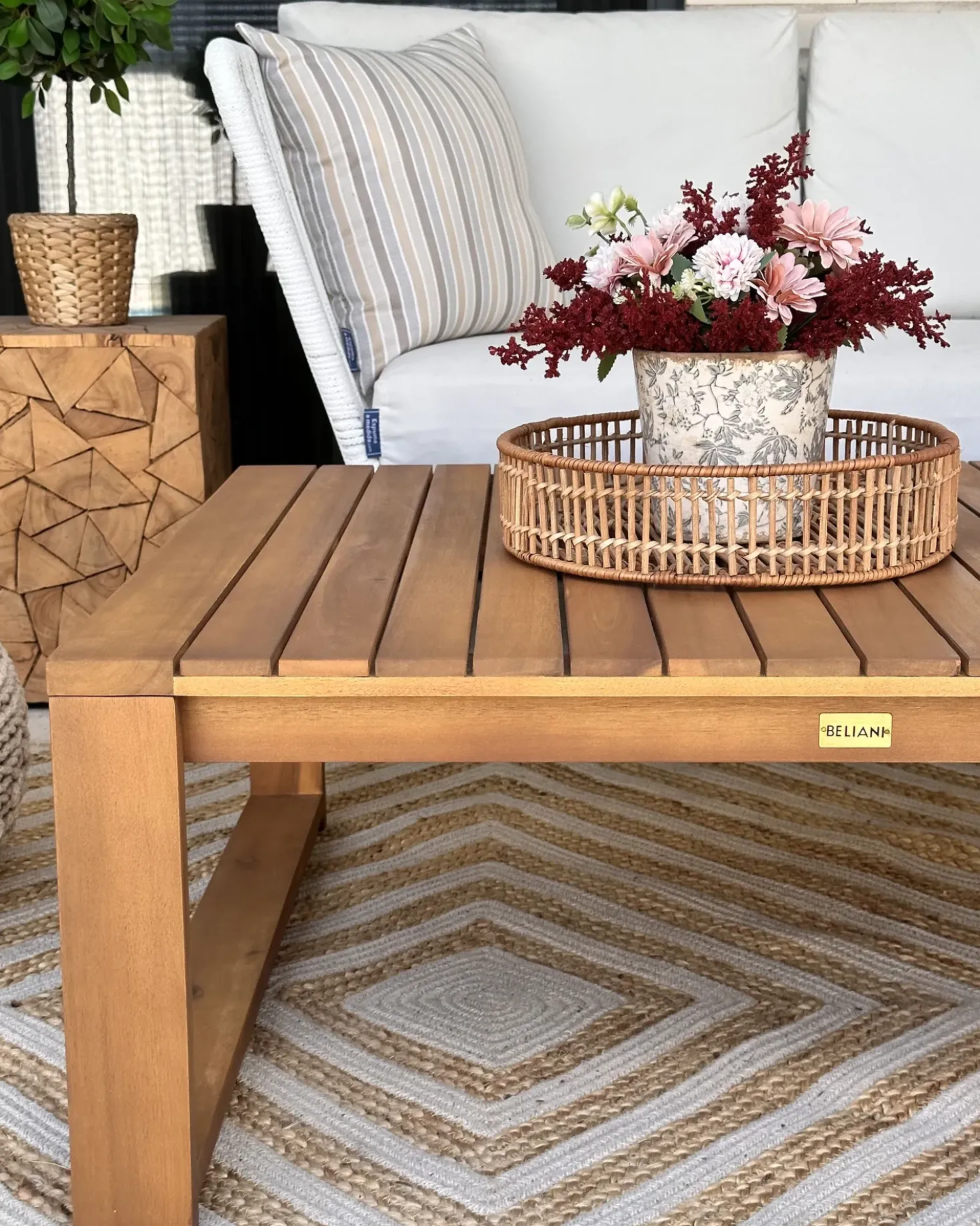 Tavolino da giardino TIMOR 90 cm 75 cm Legno di acacia certificato Marrone chiaro