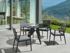 Tavolo da pranzo da giardino OLMETTO 83 cm 110 cm Vetro Nero