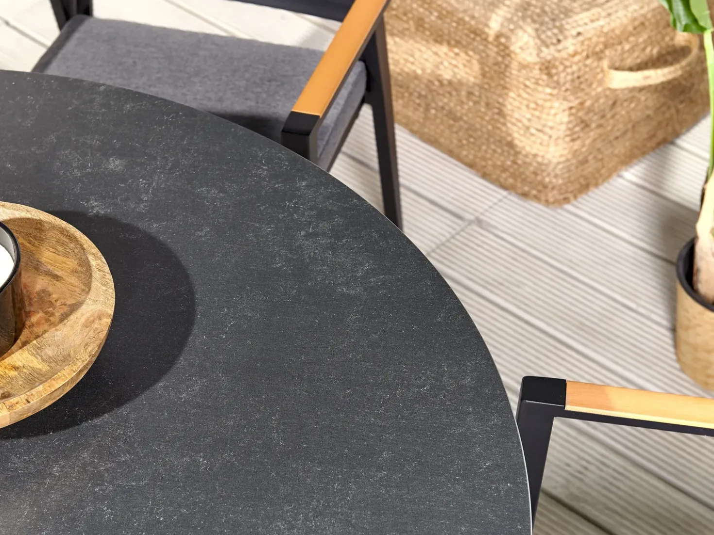 Tavolo da pranzo da giardino MALETTO 120 cm 120 cm Vetro Nero