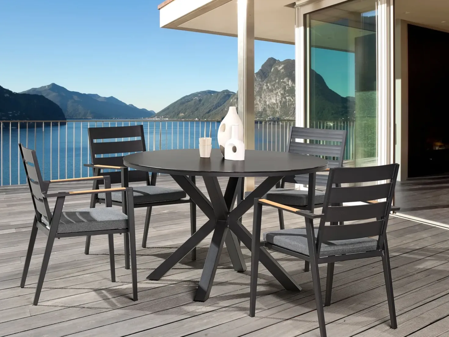 Tavolo da pranzo da giardino MALETTO 120 cm 120 cm Vetro Nero