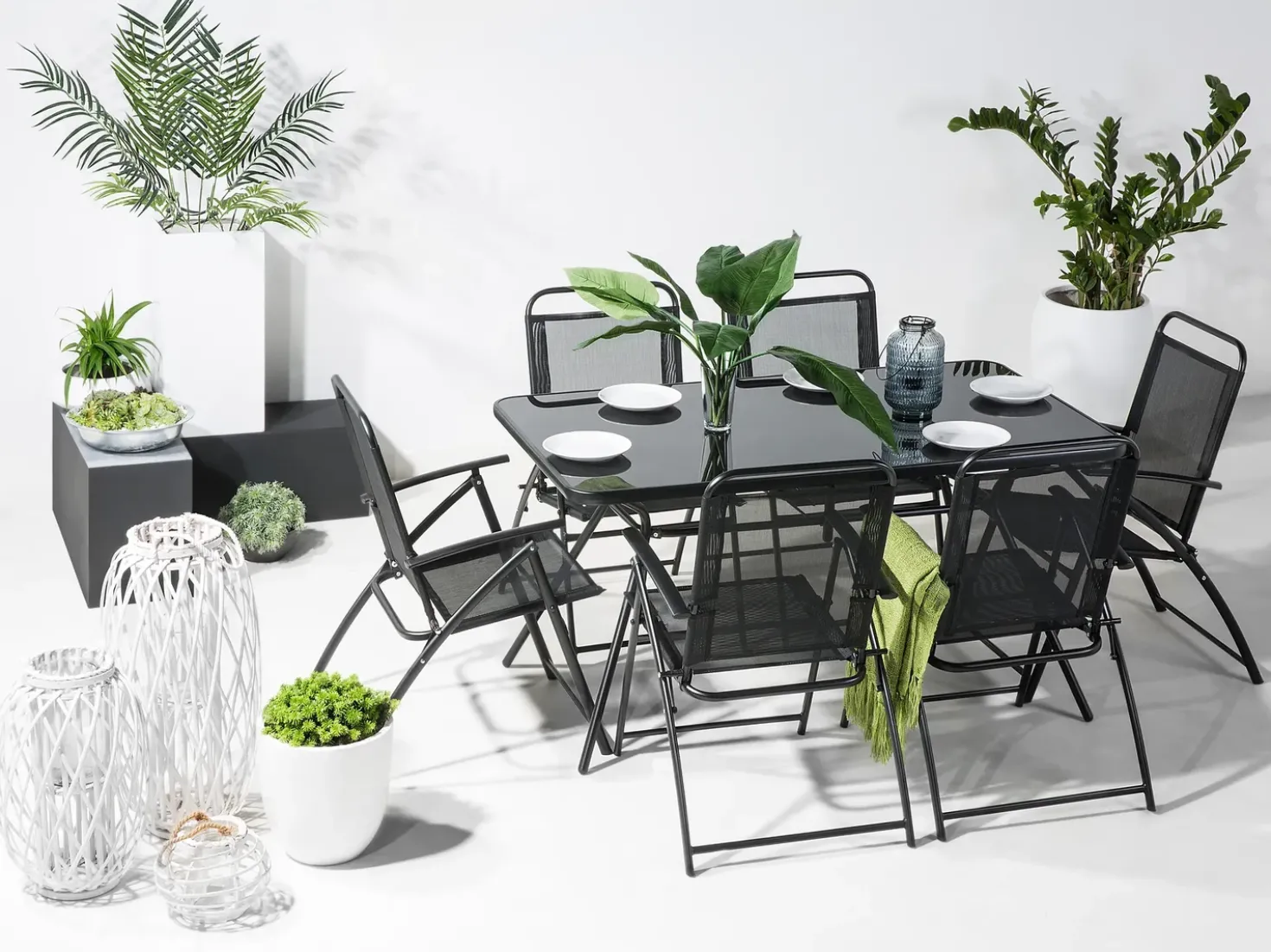 Tavolo da pranzo da giardino LIVO 140 cm 80 cm Vetro Nero