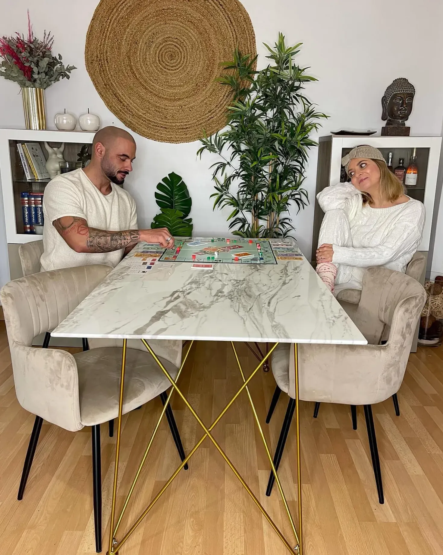 Tavolo da pranzo KENTON Marmo bianco 140 cm 80 cm Vetro temperato