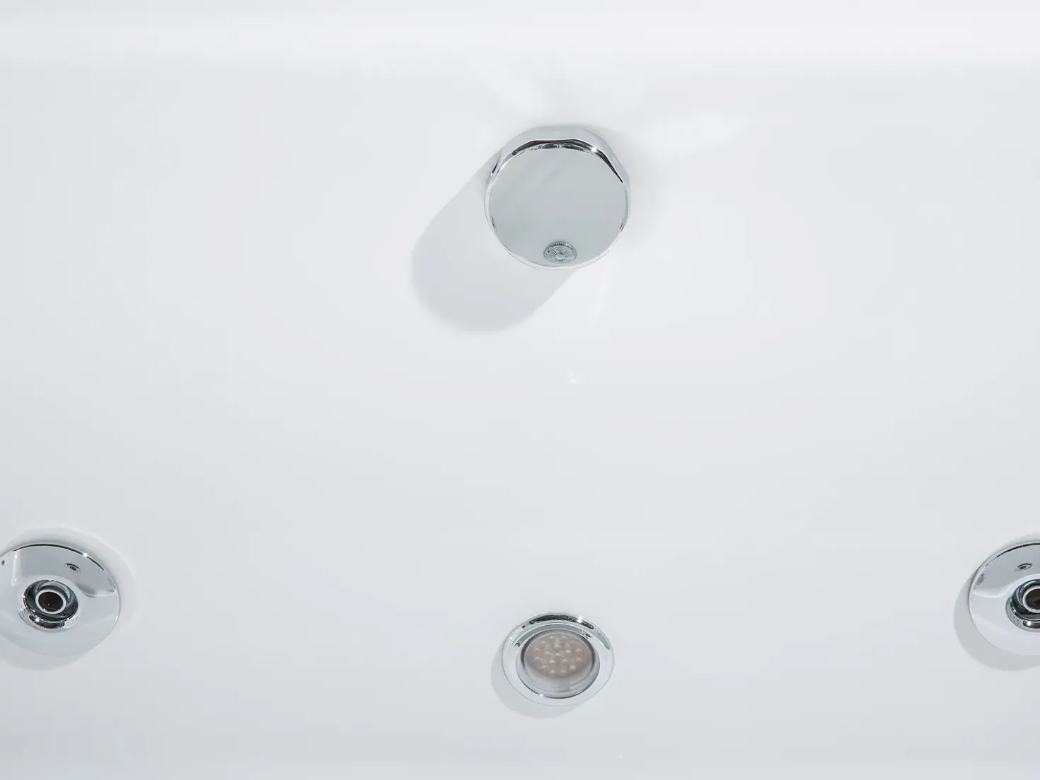 Vasca idromassaggio angolare con LED MONTEGO 172 x 83 cm Bianco