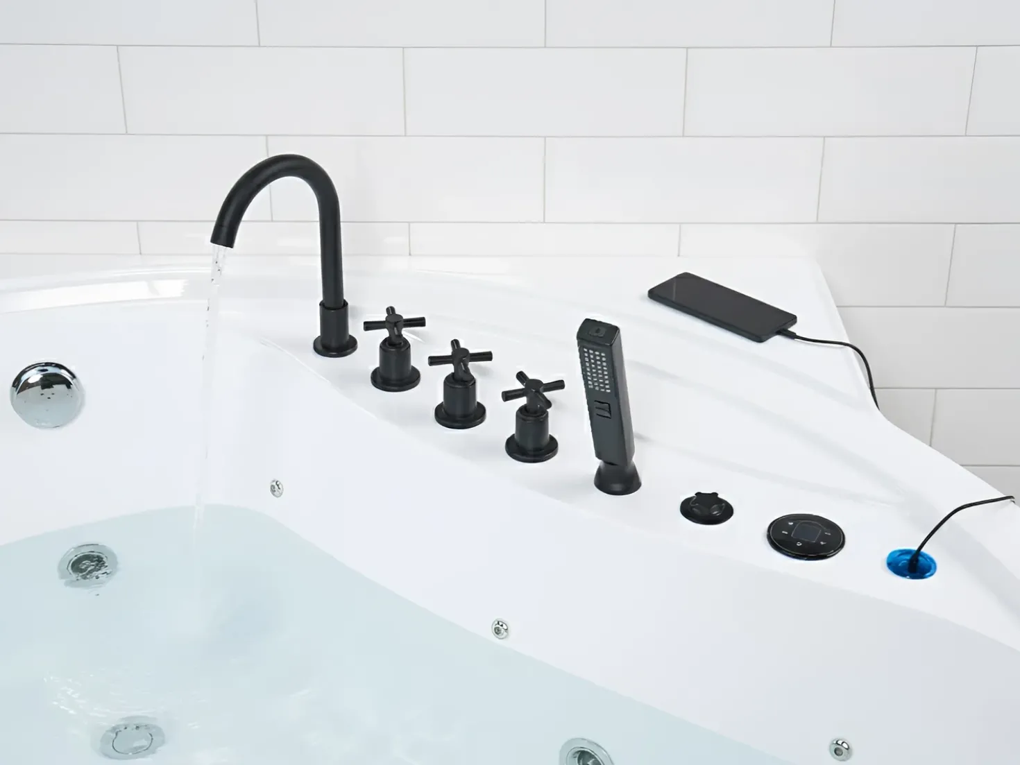 Vasca idromassaggio angolare con LED MANRESA con altoparlante Bluetooth integrato 225 x 160 cm Bianco