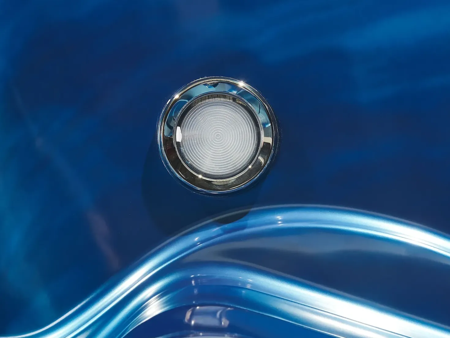 Vasca idromassaggio da esterno con LED TULAROSA Blu