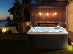 Vasca idromassaggio da esterno con LED TULAROSA Bianco